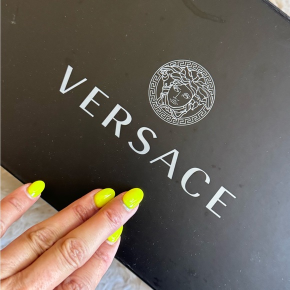 Versace Satin WOC 🖤 - Picture 7 of 8
